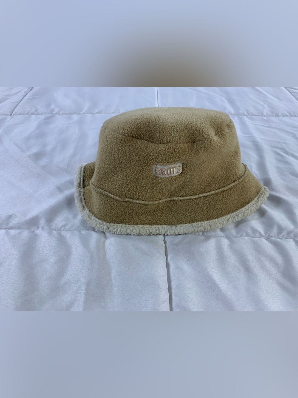Pre loved ROOTS hats size L